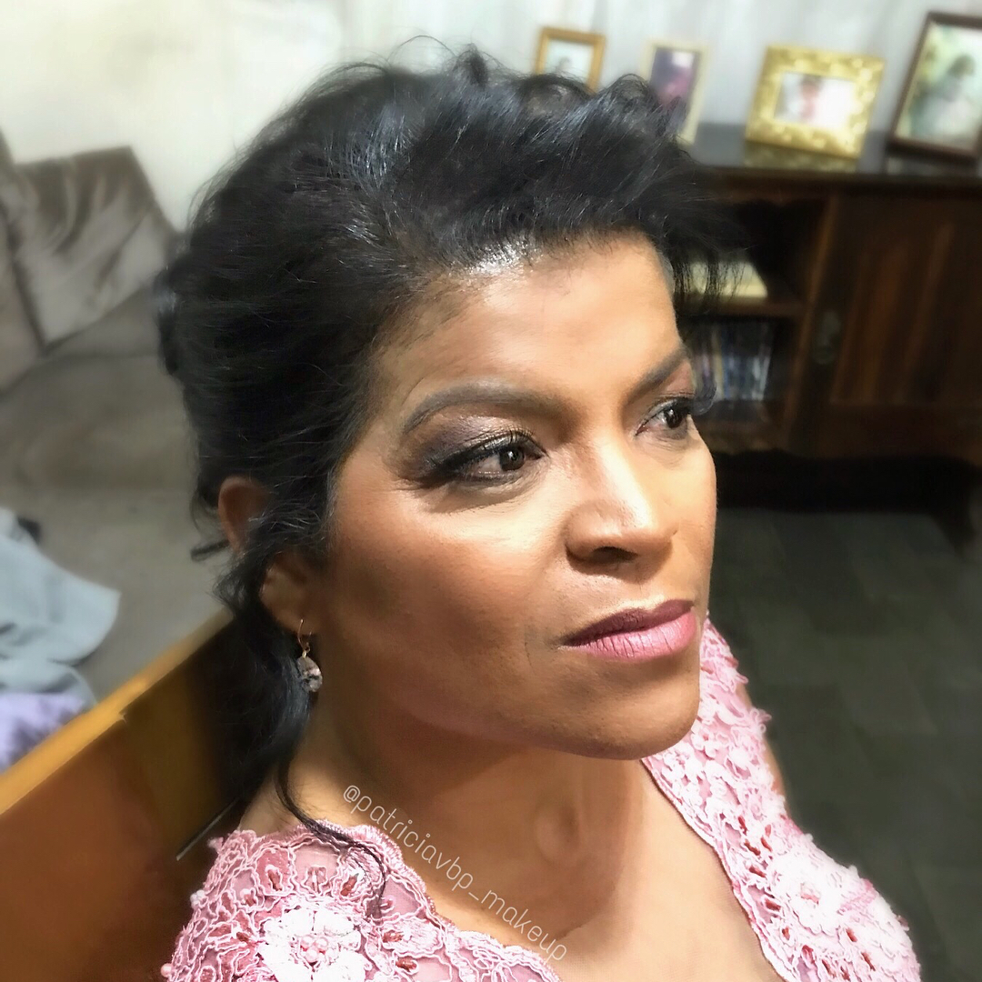 Maquiagem para Peles Maduras em Belo Horizonte – Técnicas que Rejuvenescem