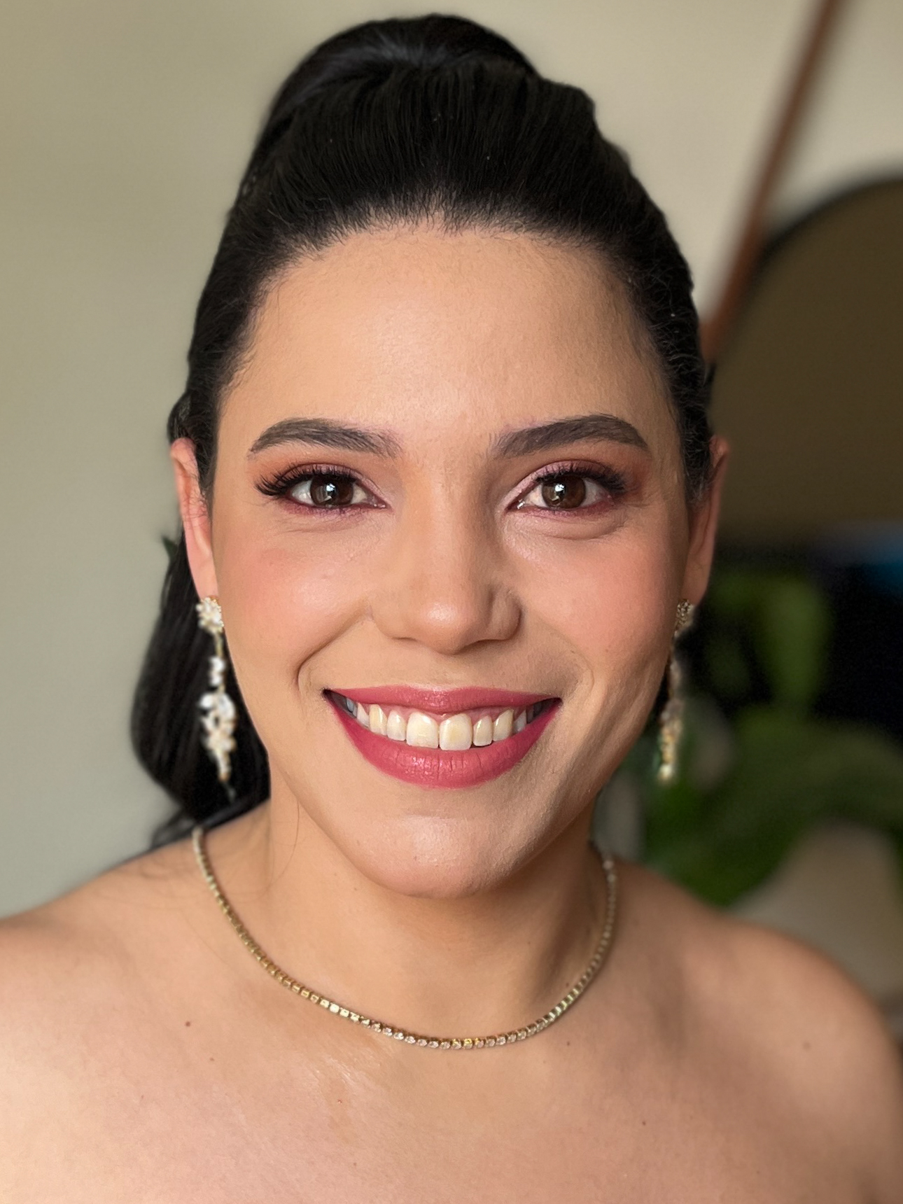Maquiagem para Madrinha de Casamento em Belo Horizonte – Elegância que Não Compete com a Noiva